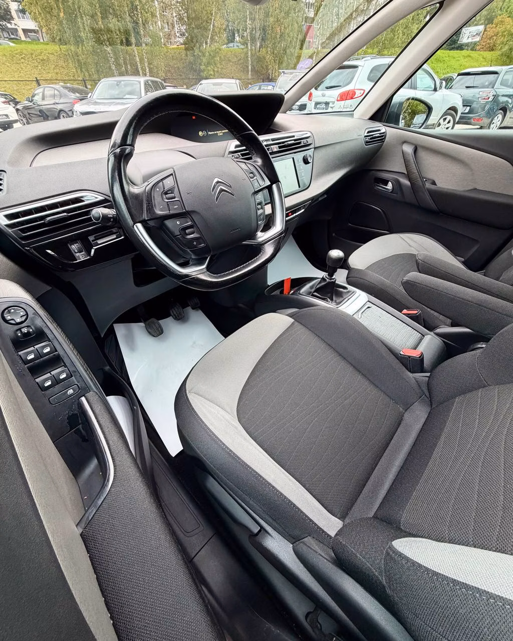 Citroen C4 Picasso фото 10