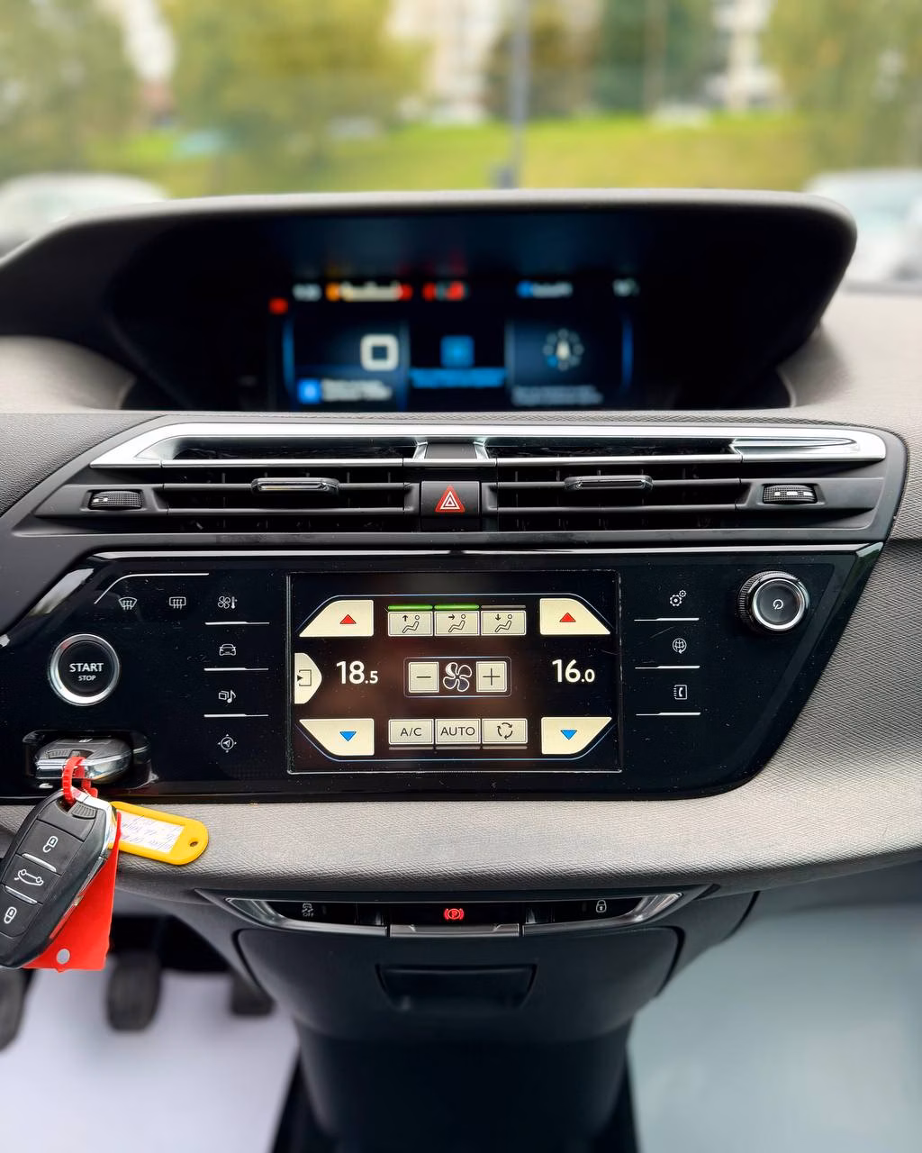 Citroen C4 Picasso фото 18
