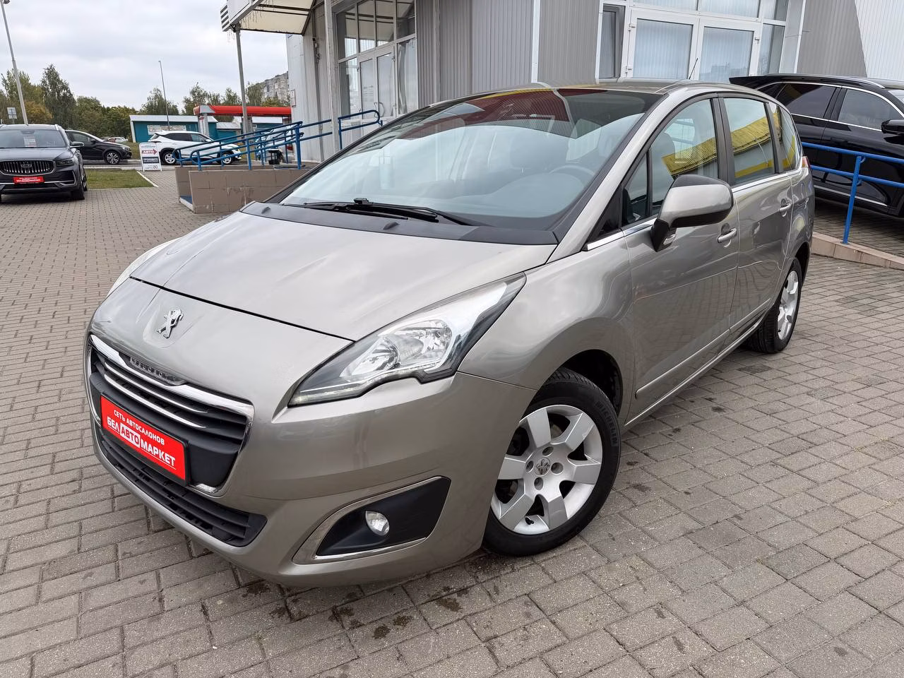 Peugeot 5008