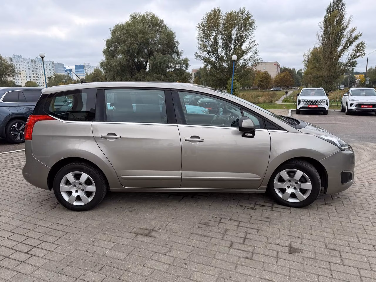 Peugeot 5008 фото 4