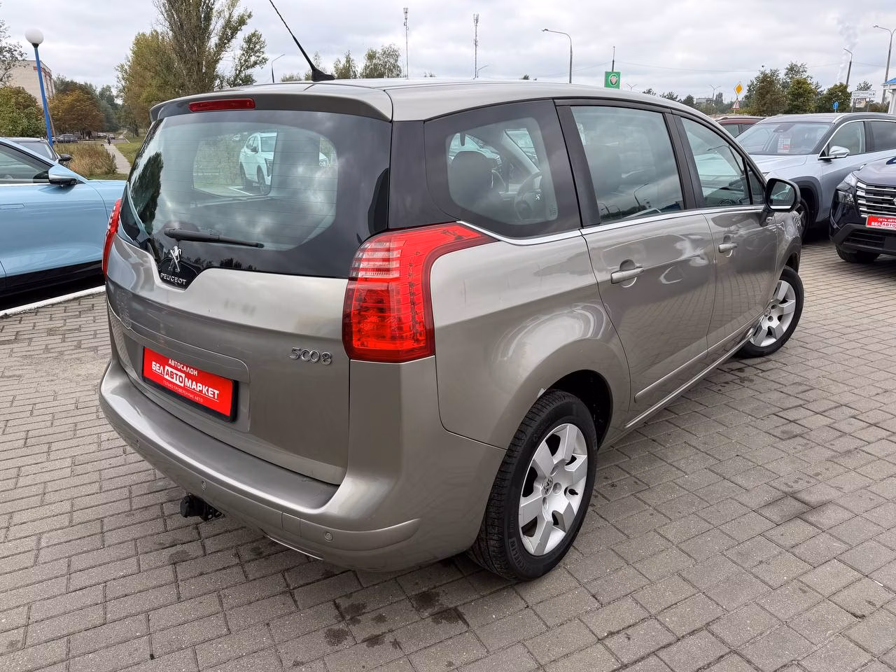 Peugeot 5008 фото 5