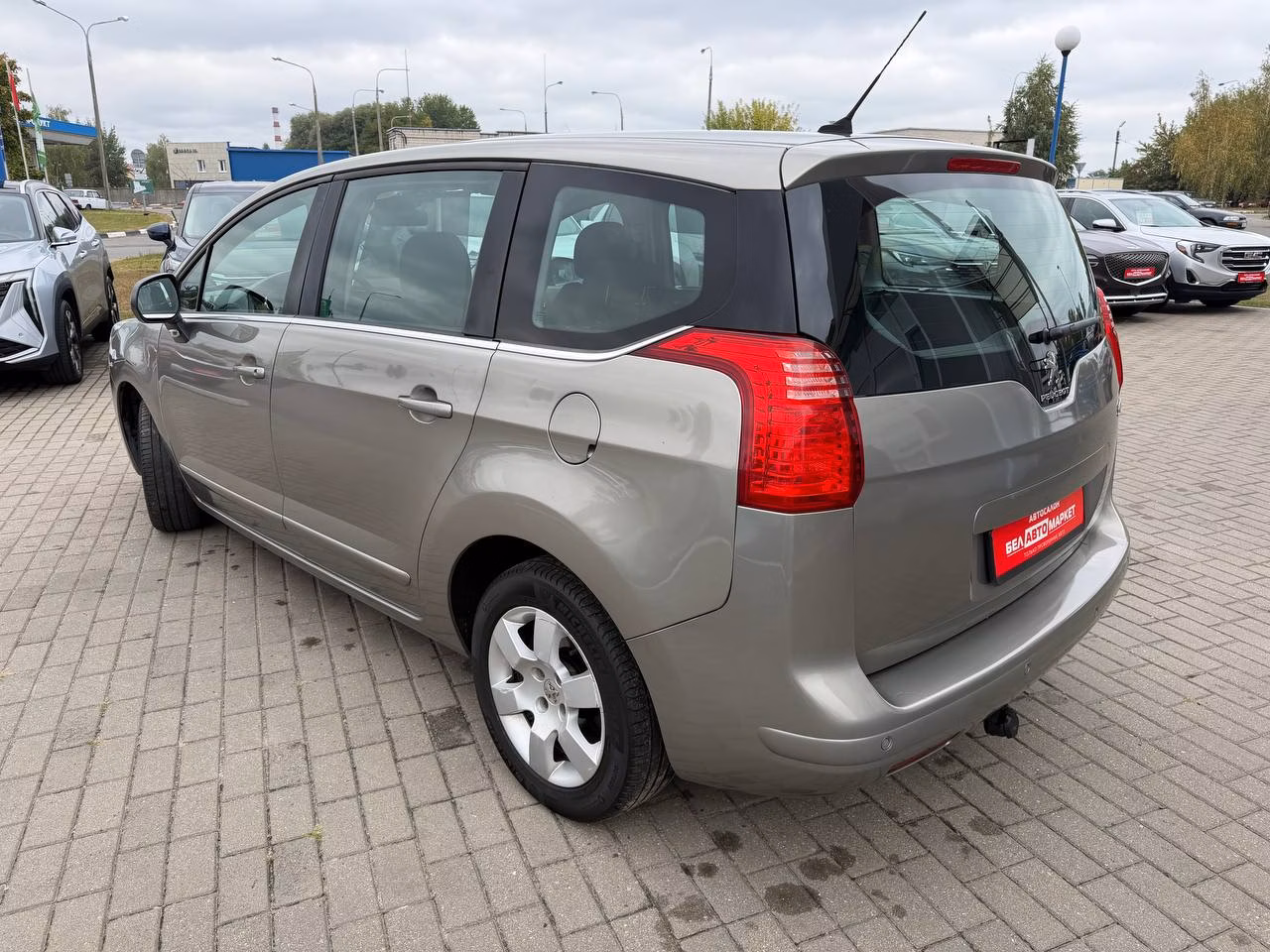 Peugeot 5008 фото 7