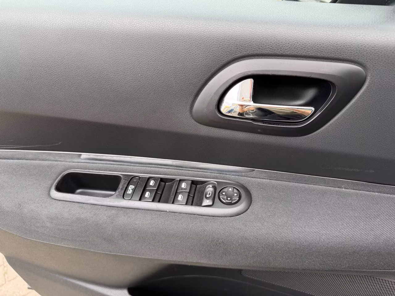 Peugeot 5008 фото 15