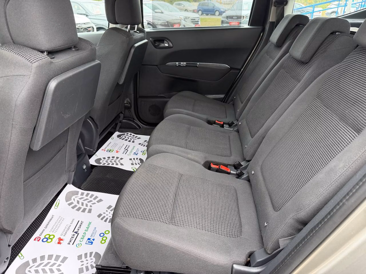 Peugeot 5008 фото 17