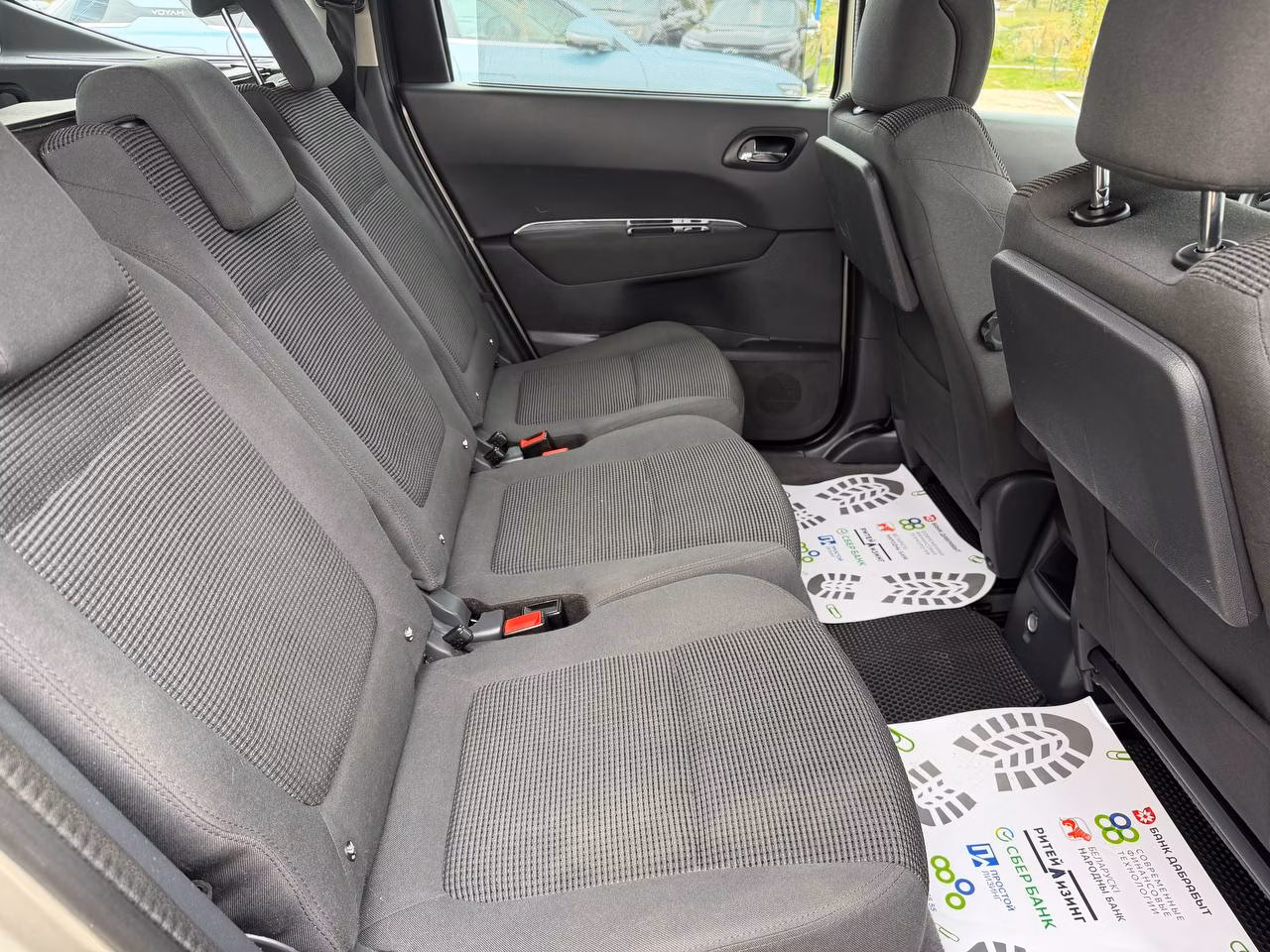 Peugeot 5008 фото 18