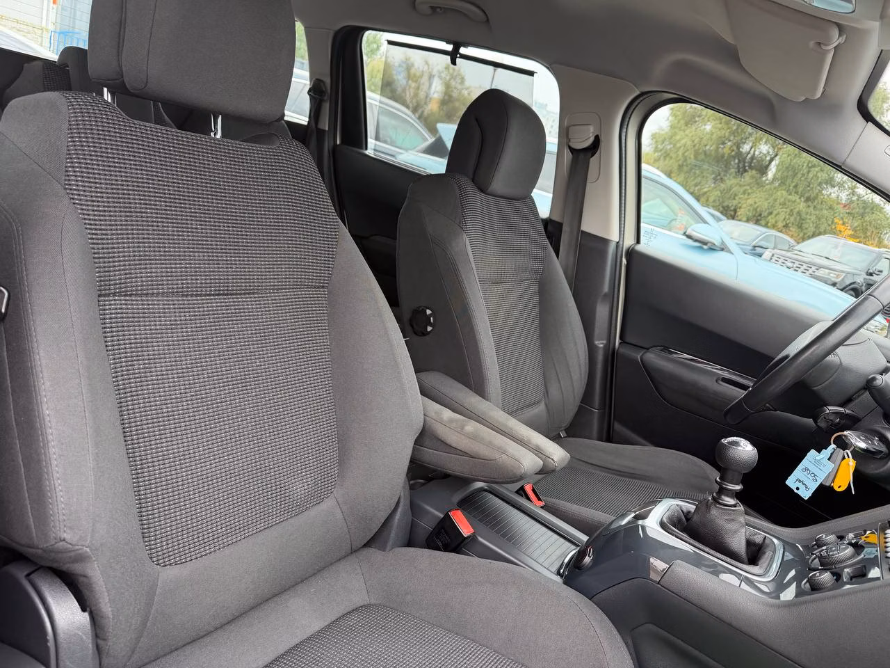 Peugeot 5008 фото 19