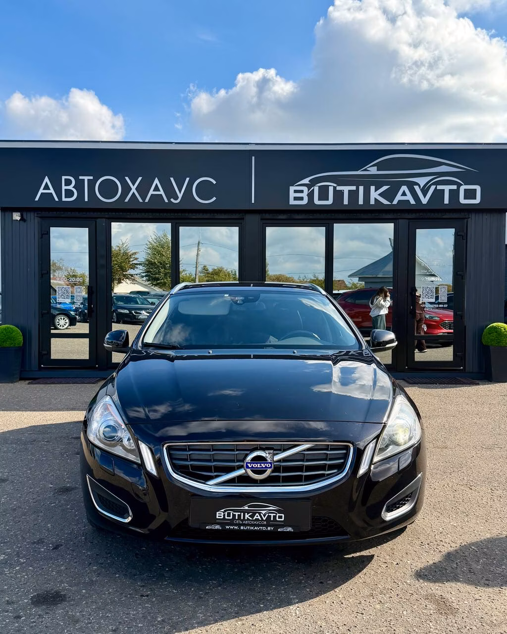 Volvo V60 фото 2