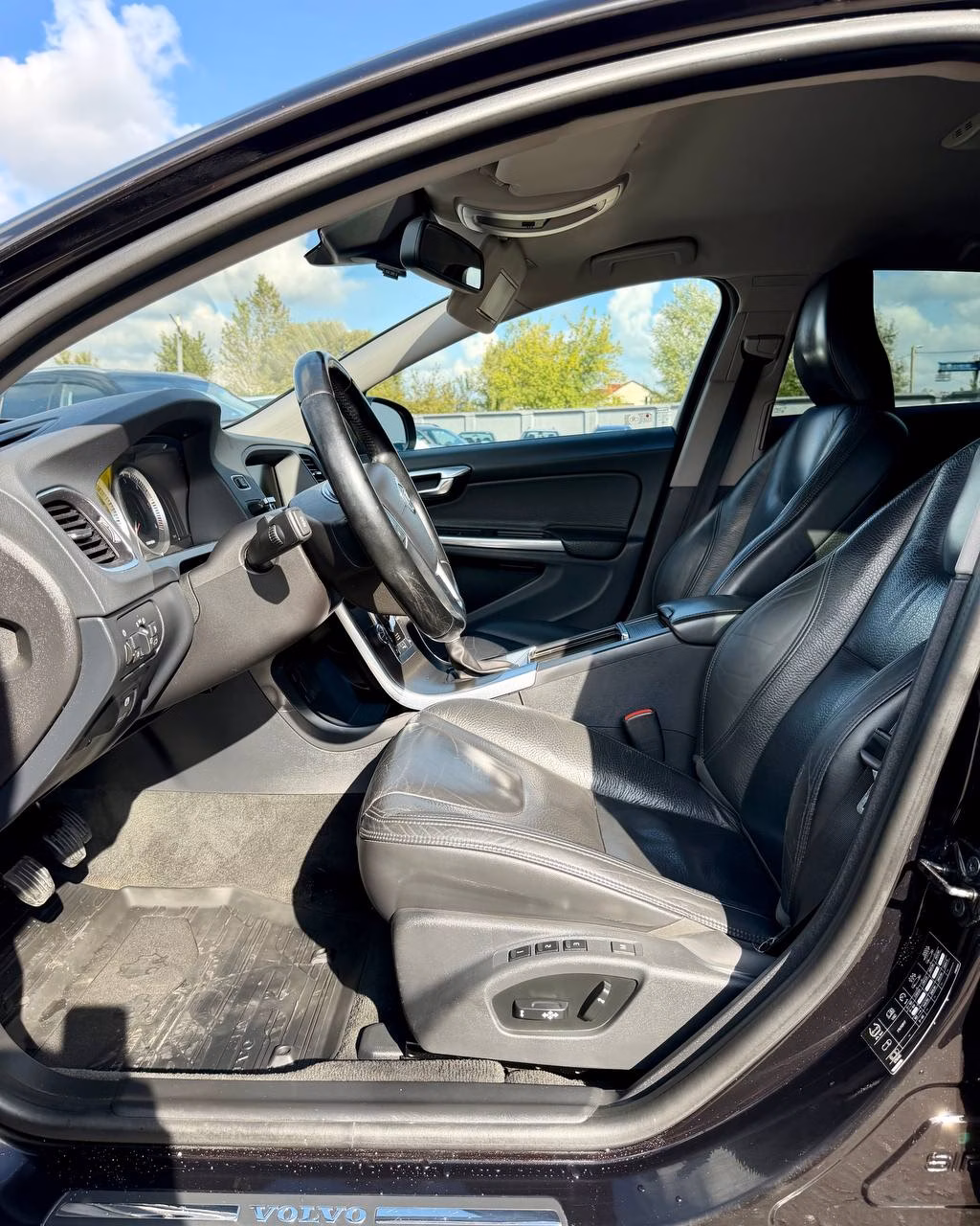 Volvo V60 фото 9