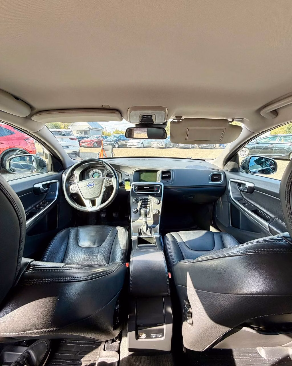 Volvo V60 фото 10
