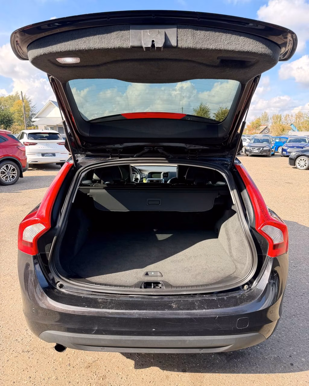 Volvo V60 фото 12