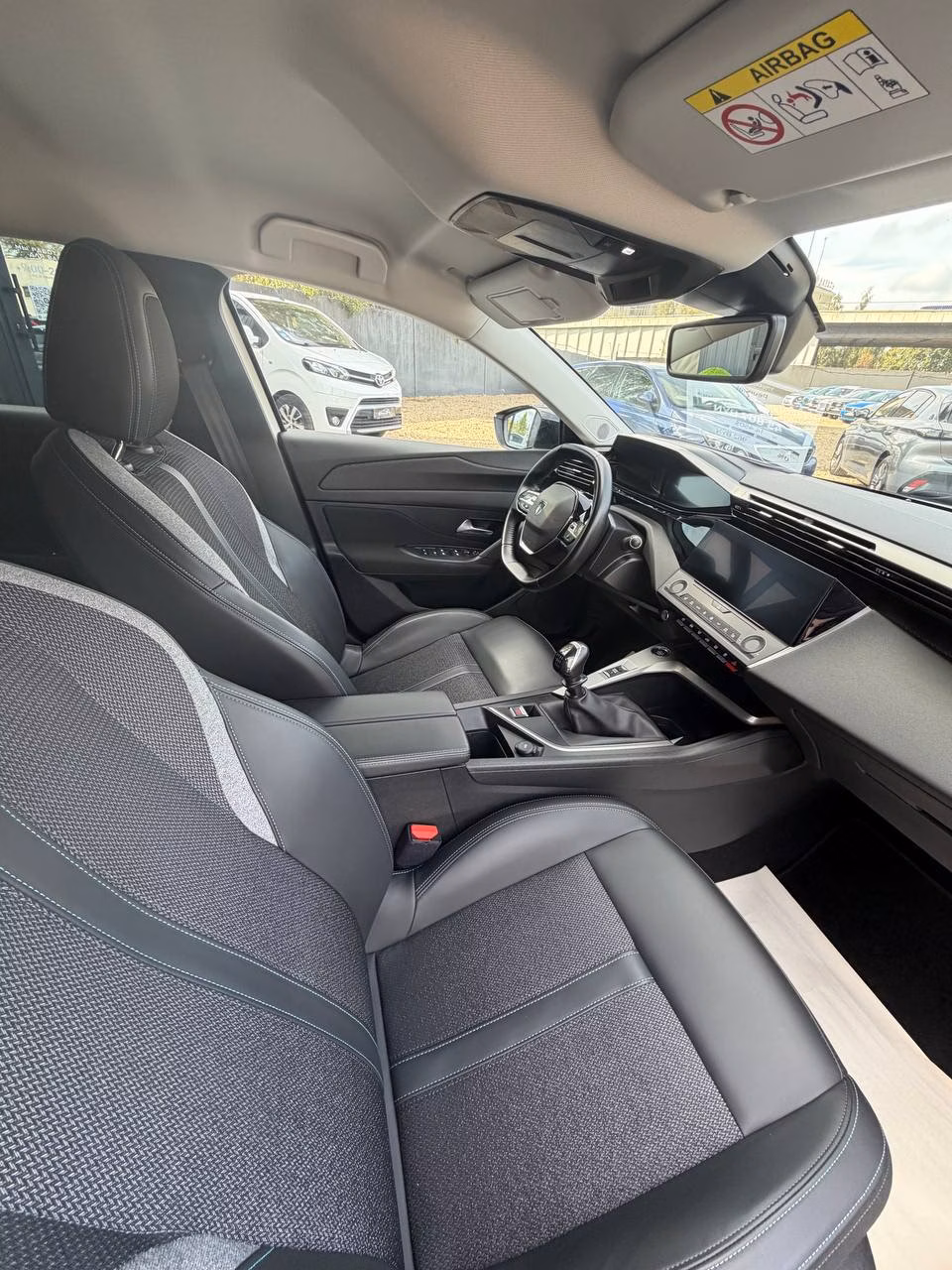 Peugeot 308 фото 11