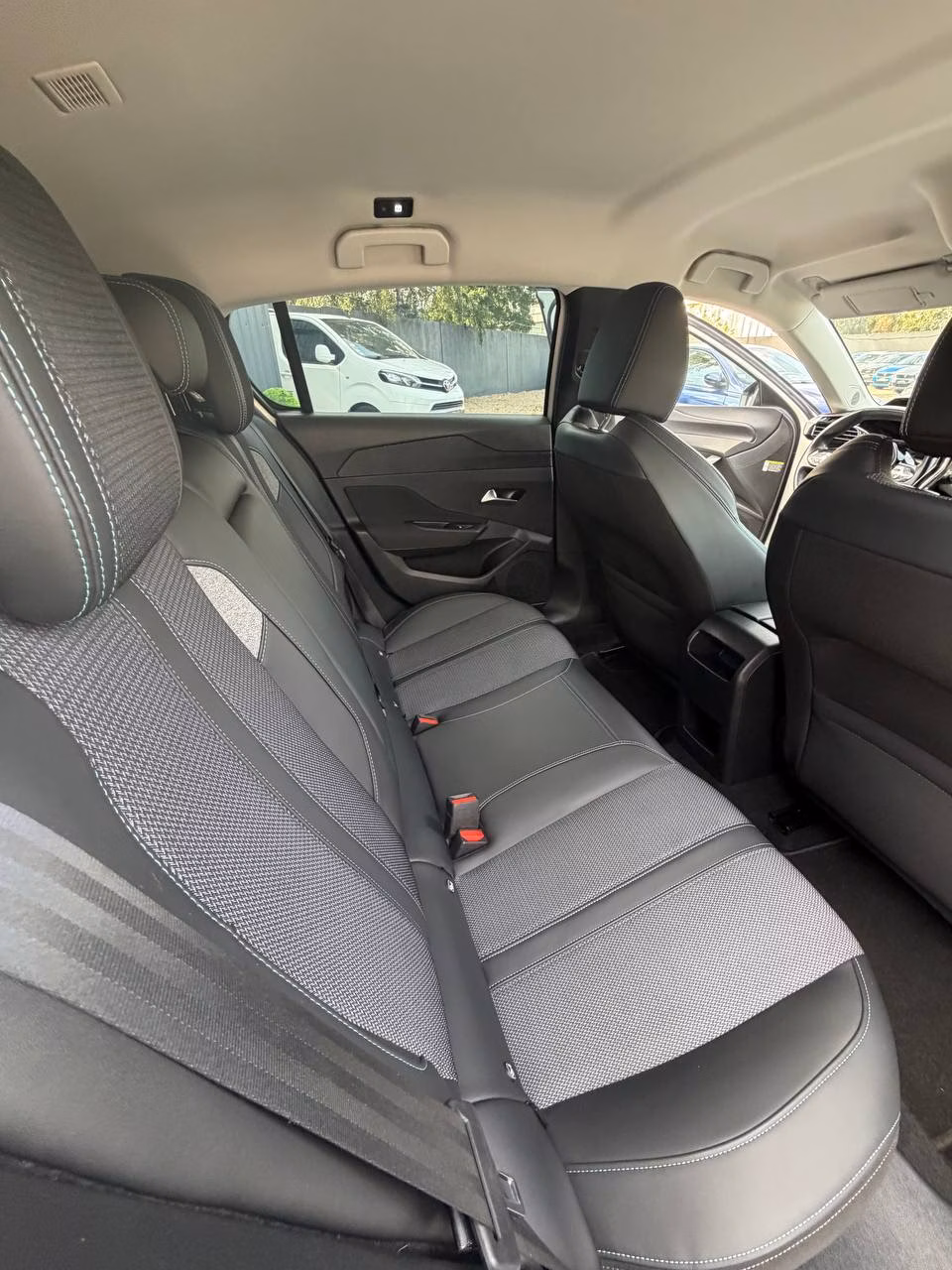 Peugeot 308 фото 12