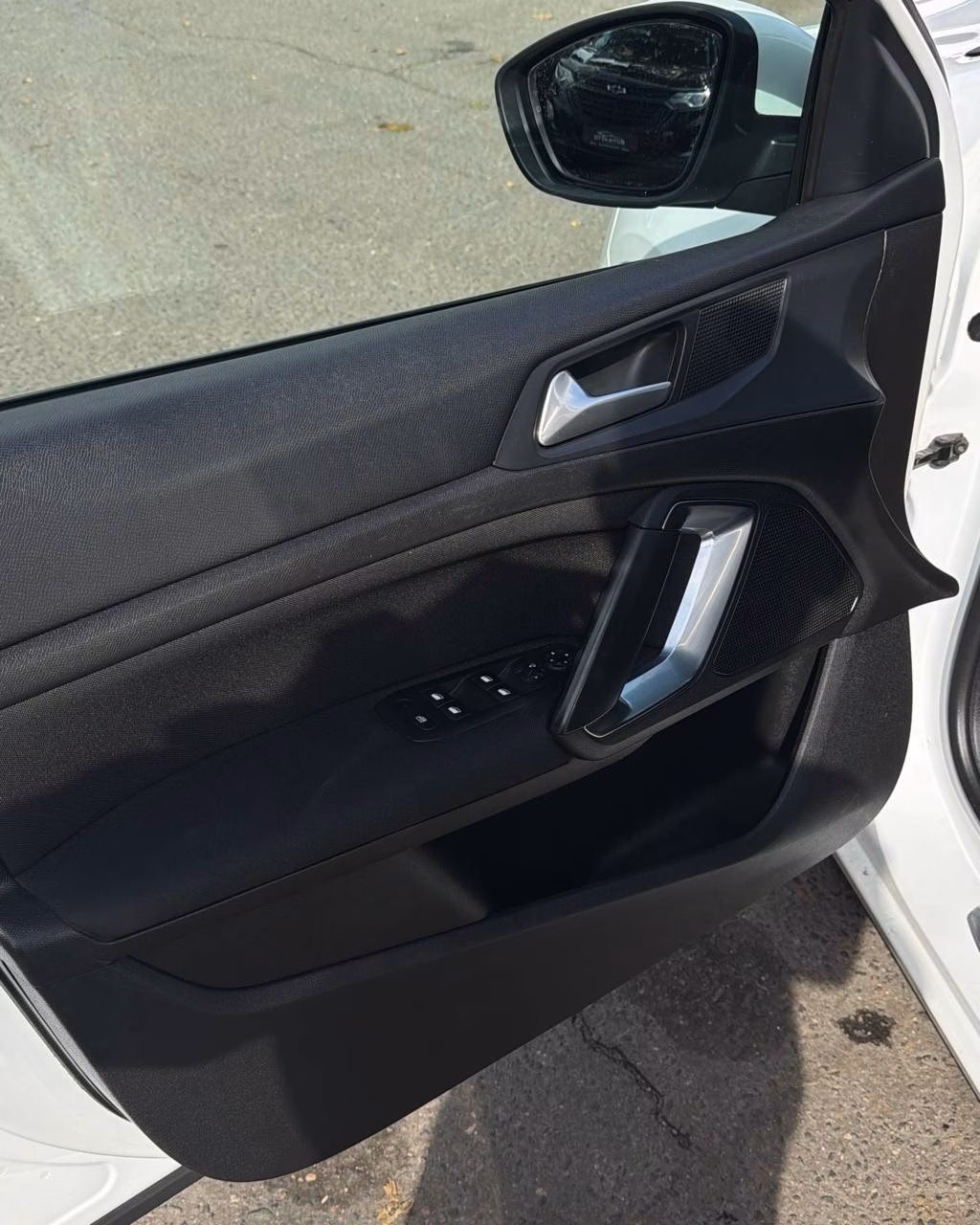 Peugeot 308 фото 9
