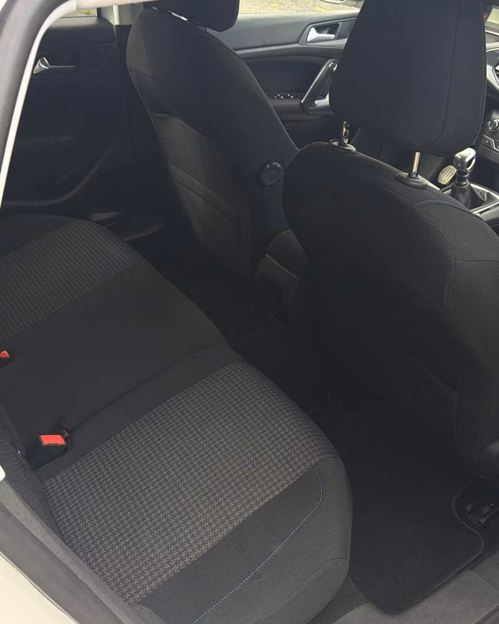 Peugeot 308 фото 14