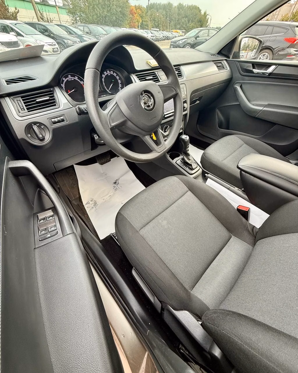 Skoda Rapid фото 9