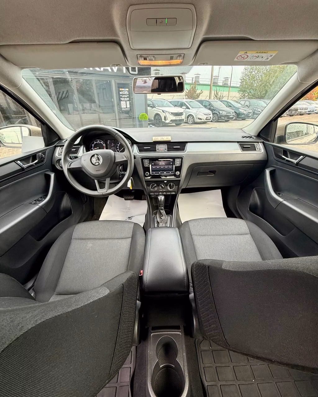 Skoda Rapid фото 10