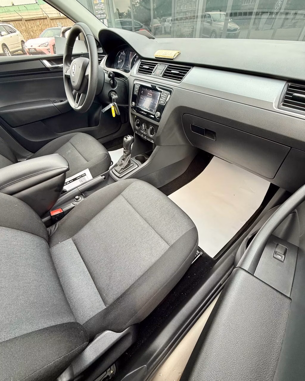 Skoda Rapid фото 12