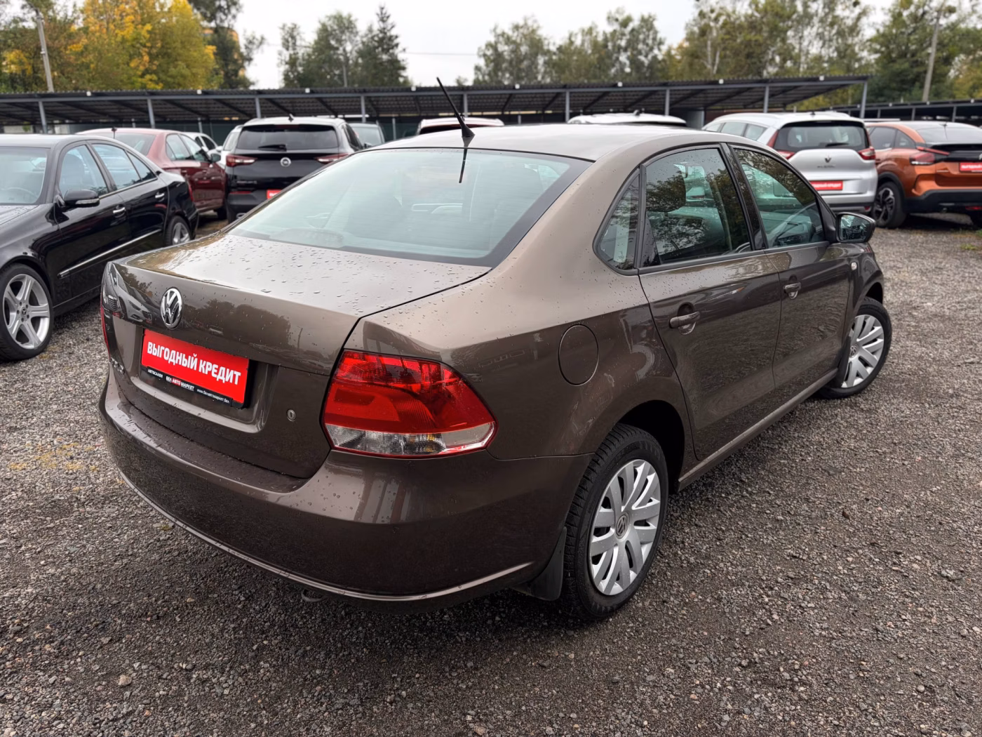 Volkswagen Polo Sedan фото 5