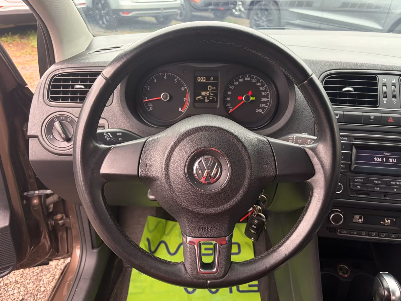 Volkswagen Polo Sedan фото 10