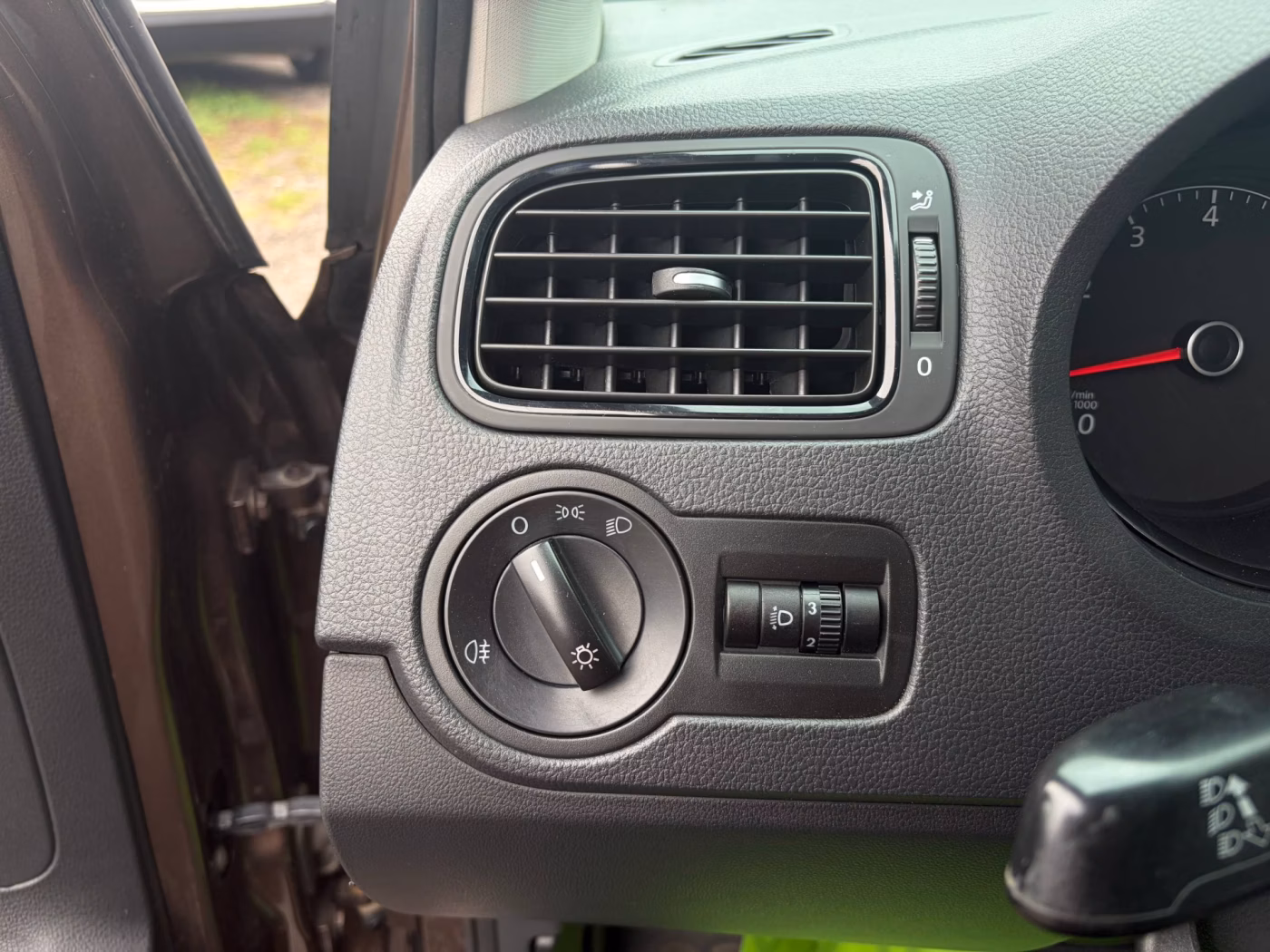 Volkswagen Polo Sedan фото 14