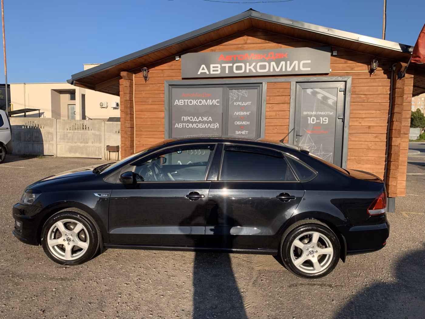 Volkswagen Polo Sedan фото 2