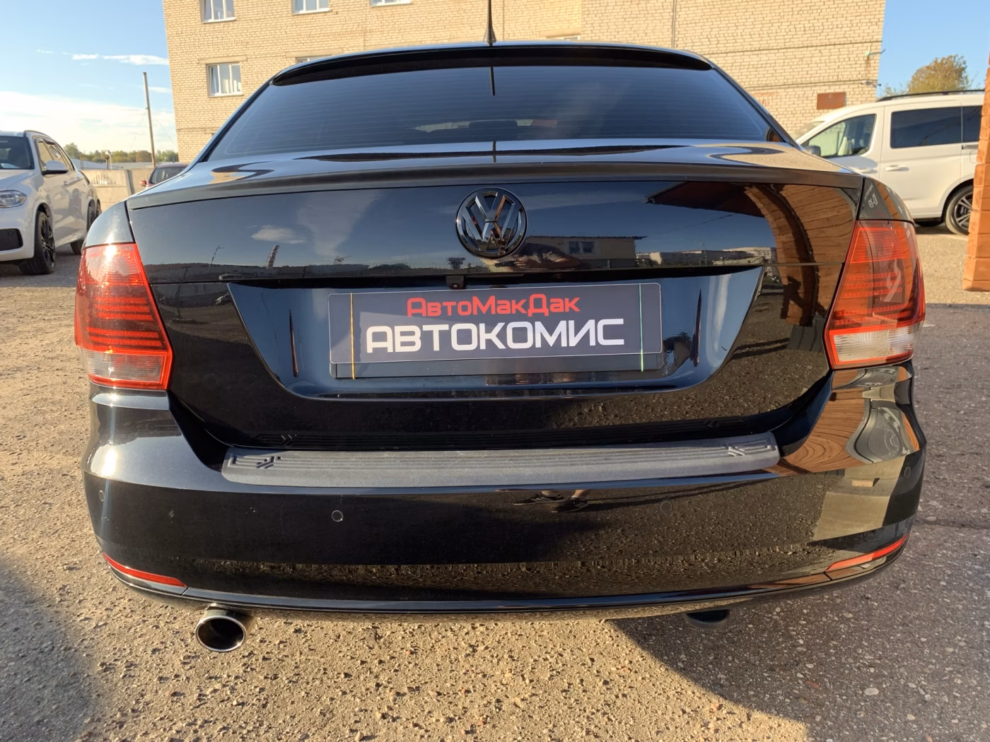Volkswagen Polo Sedan фото 4