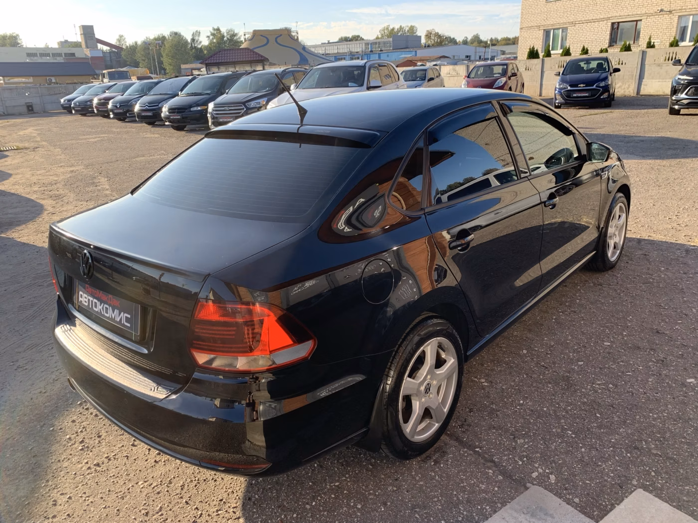 Volkswagen Polo Sedan фото 5