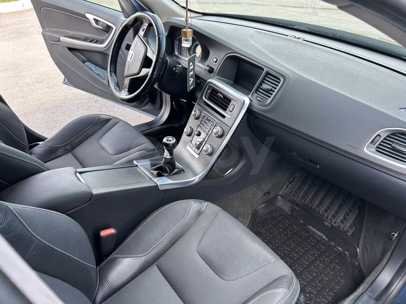 Volvo V60 фото 5