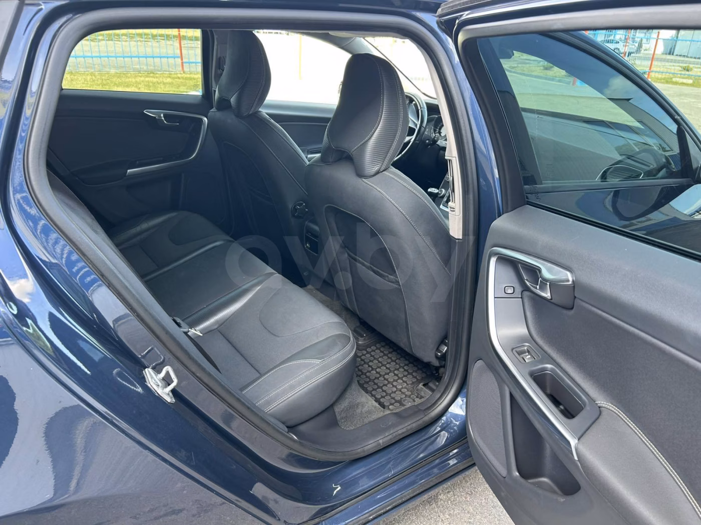 Volvo V60 фото 6