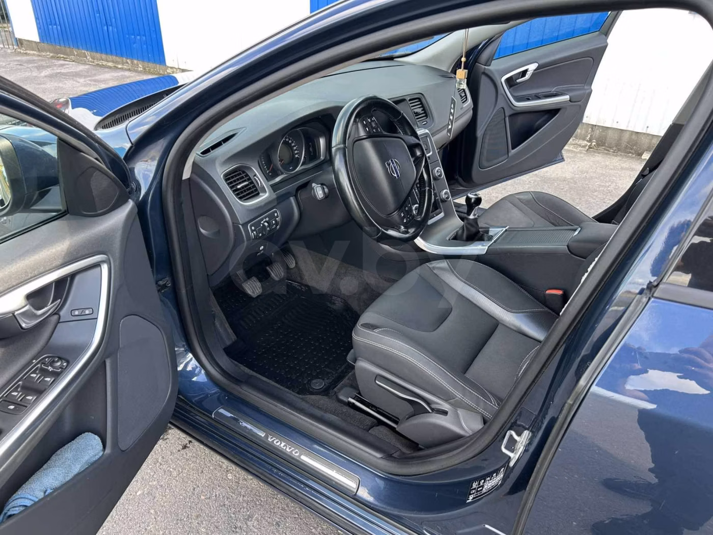 Volvo V60 фото 9