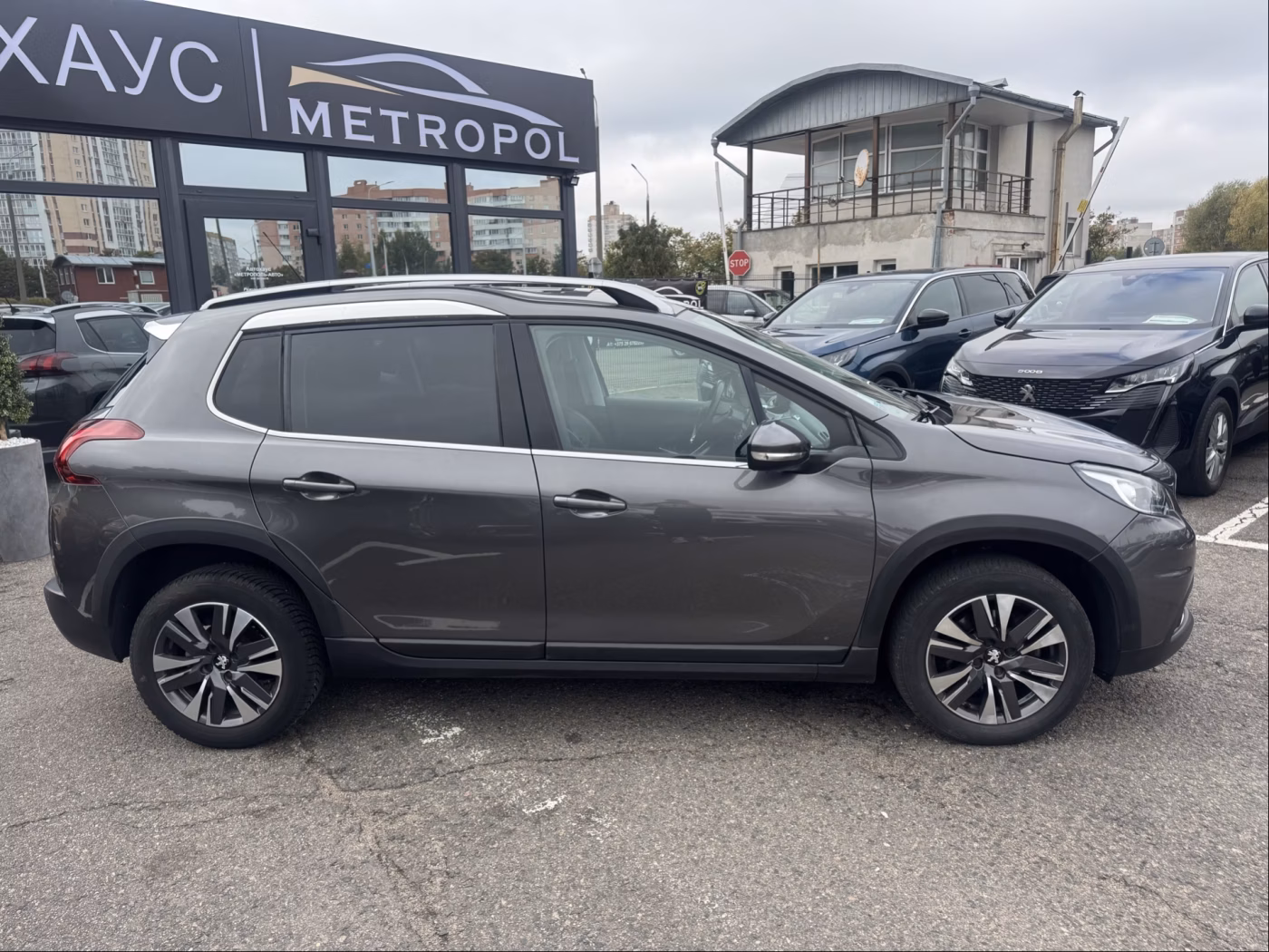 Peugeot 2008 фото 9