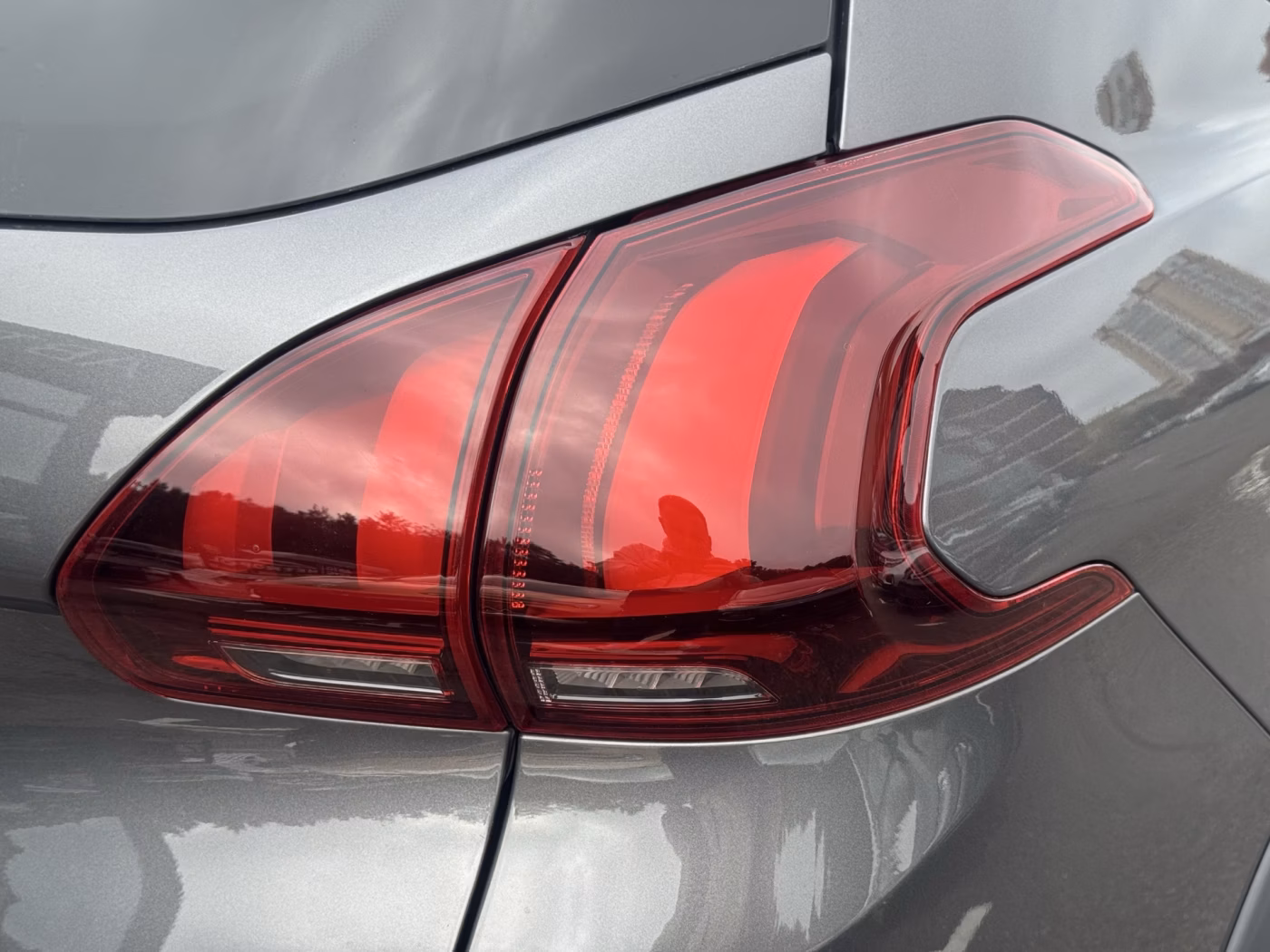 Peugeot 2008 фото 12