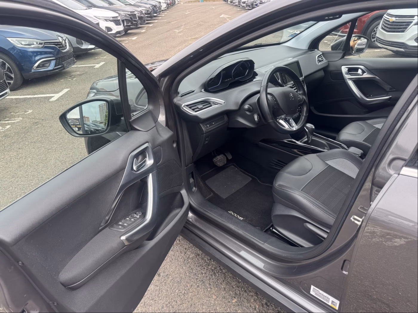 Peugeot 2008 фото 16
