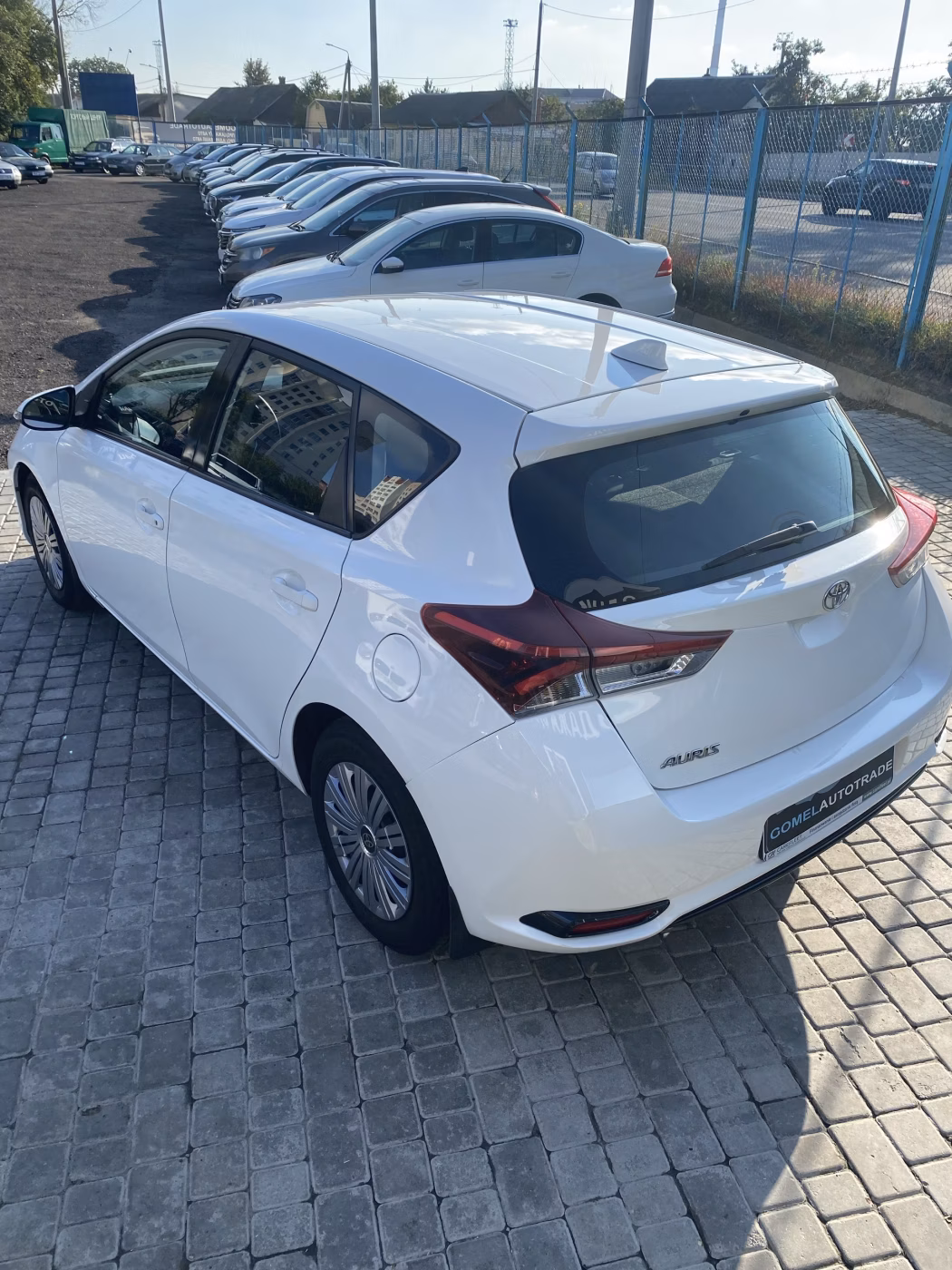 Toyota Auris фото 5