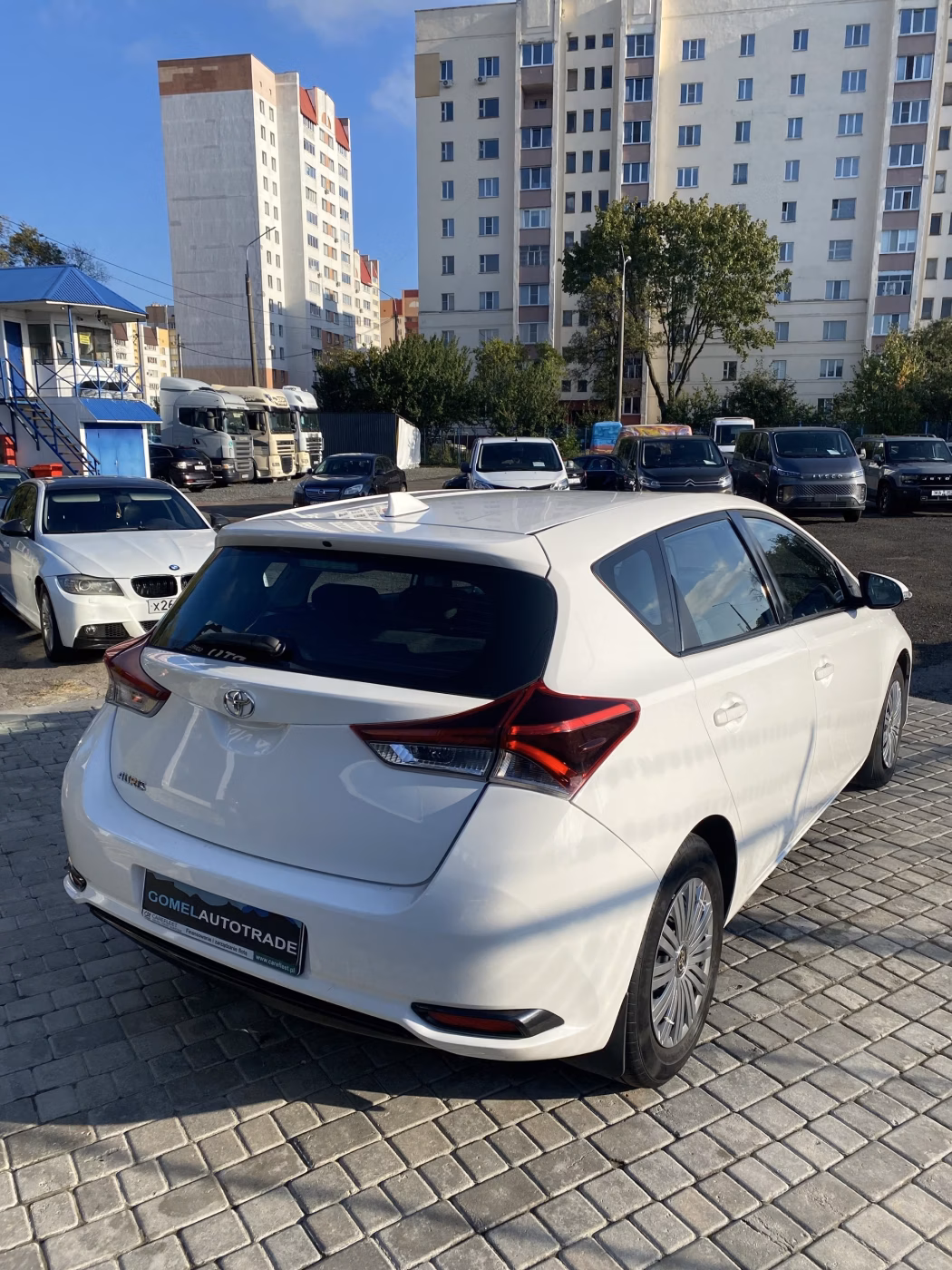 Toyota Auris фото 7
