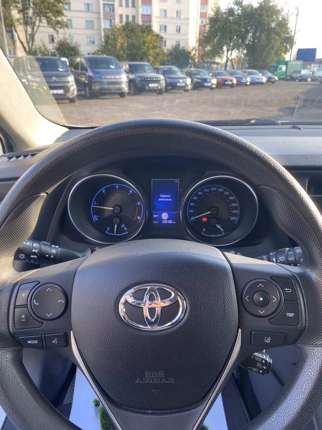 Toyota Auris фото 13