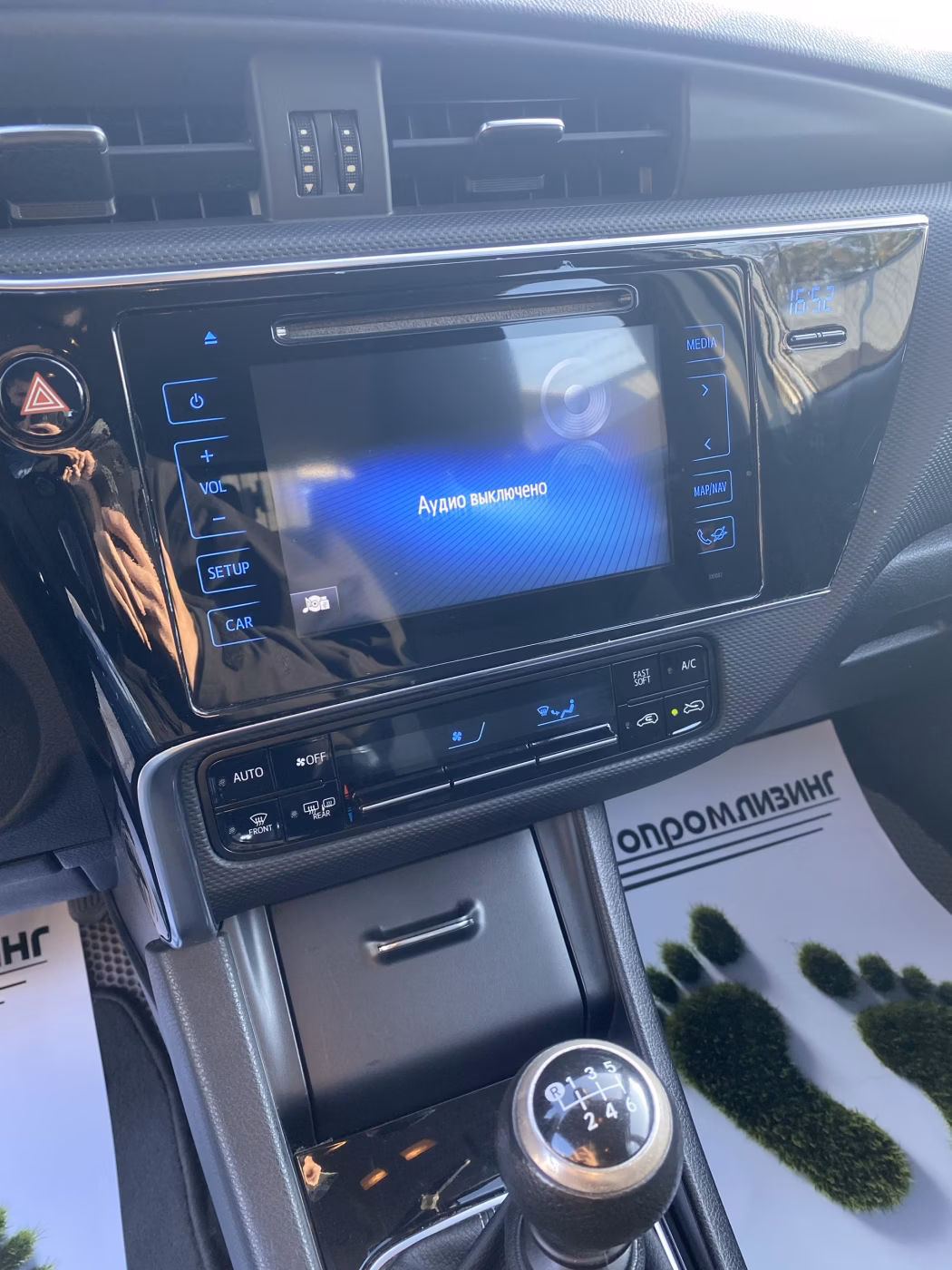 Toyota Auris фото 14