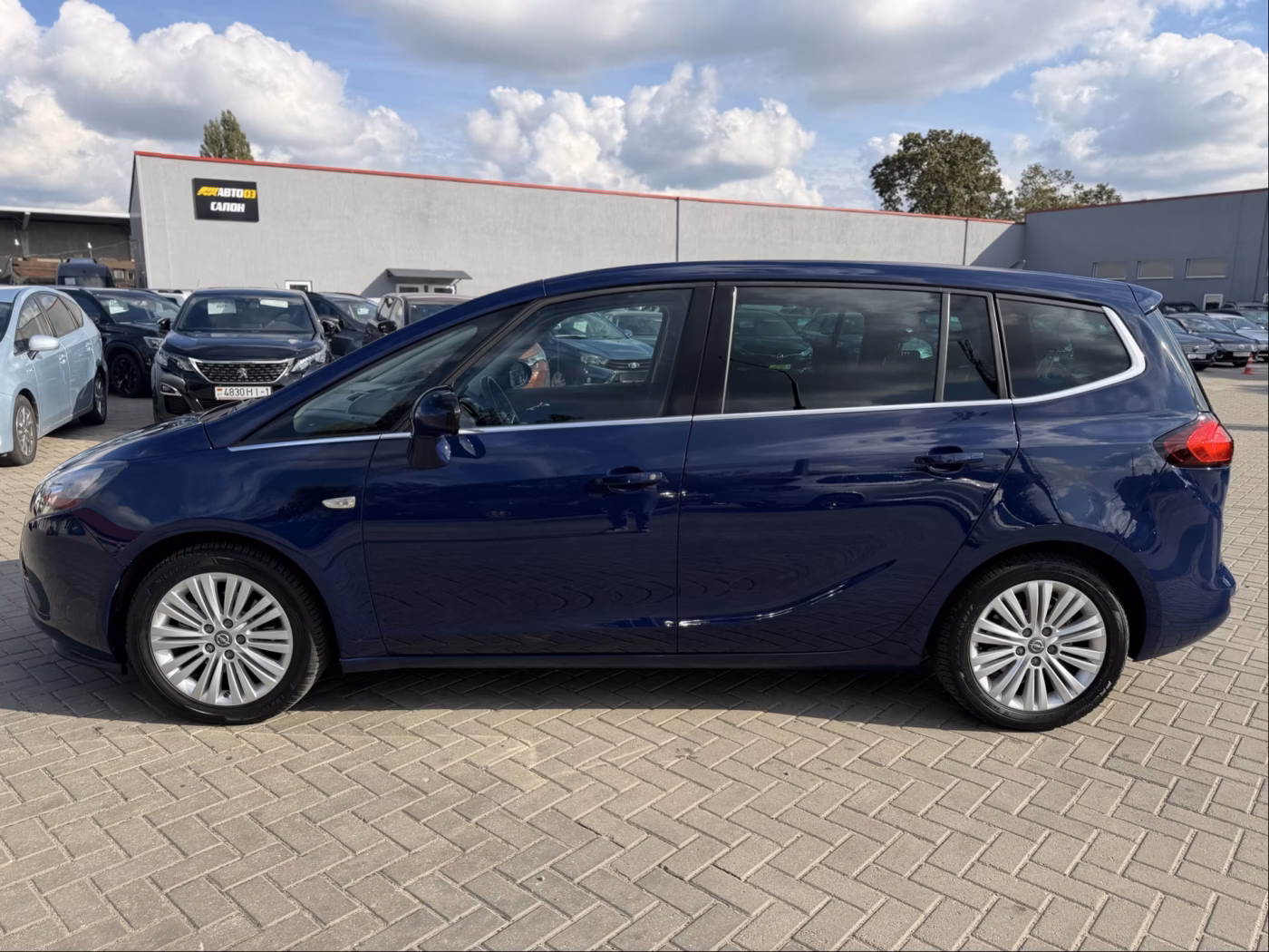 Opel Zafira фото 9
