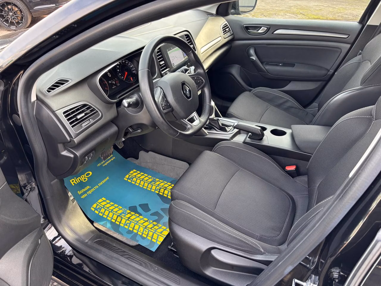 Renault Megane фото 9