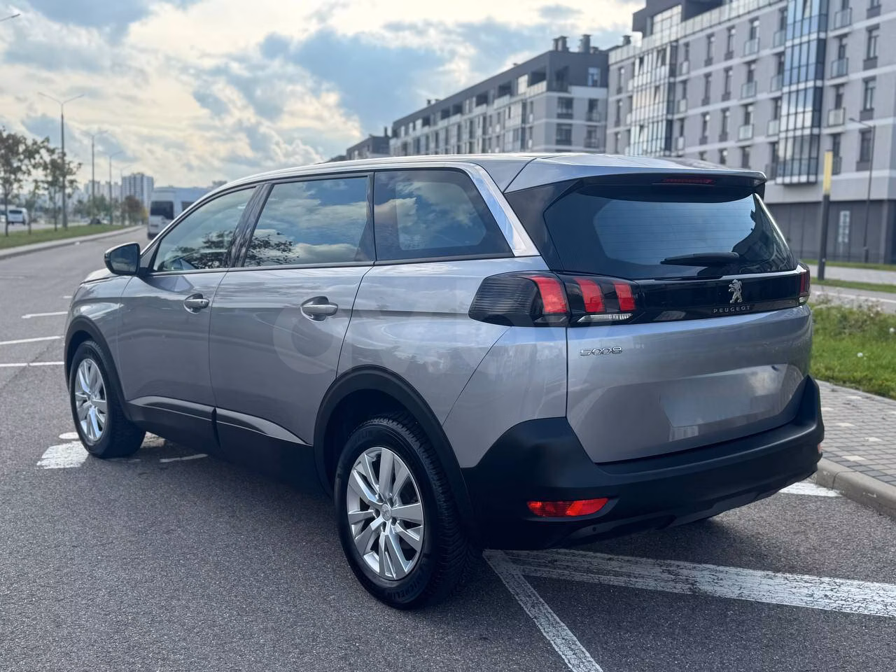 Peugeot 5008 фото 6