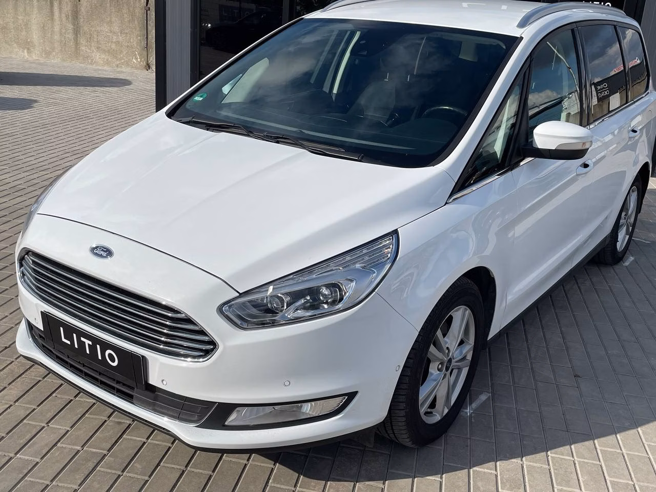 Ford Galaxy фото 2