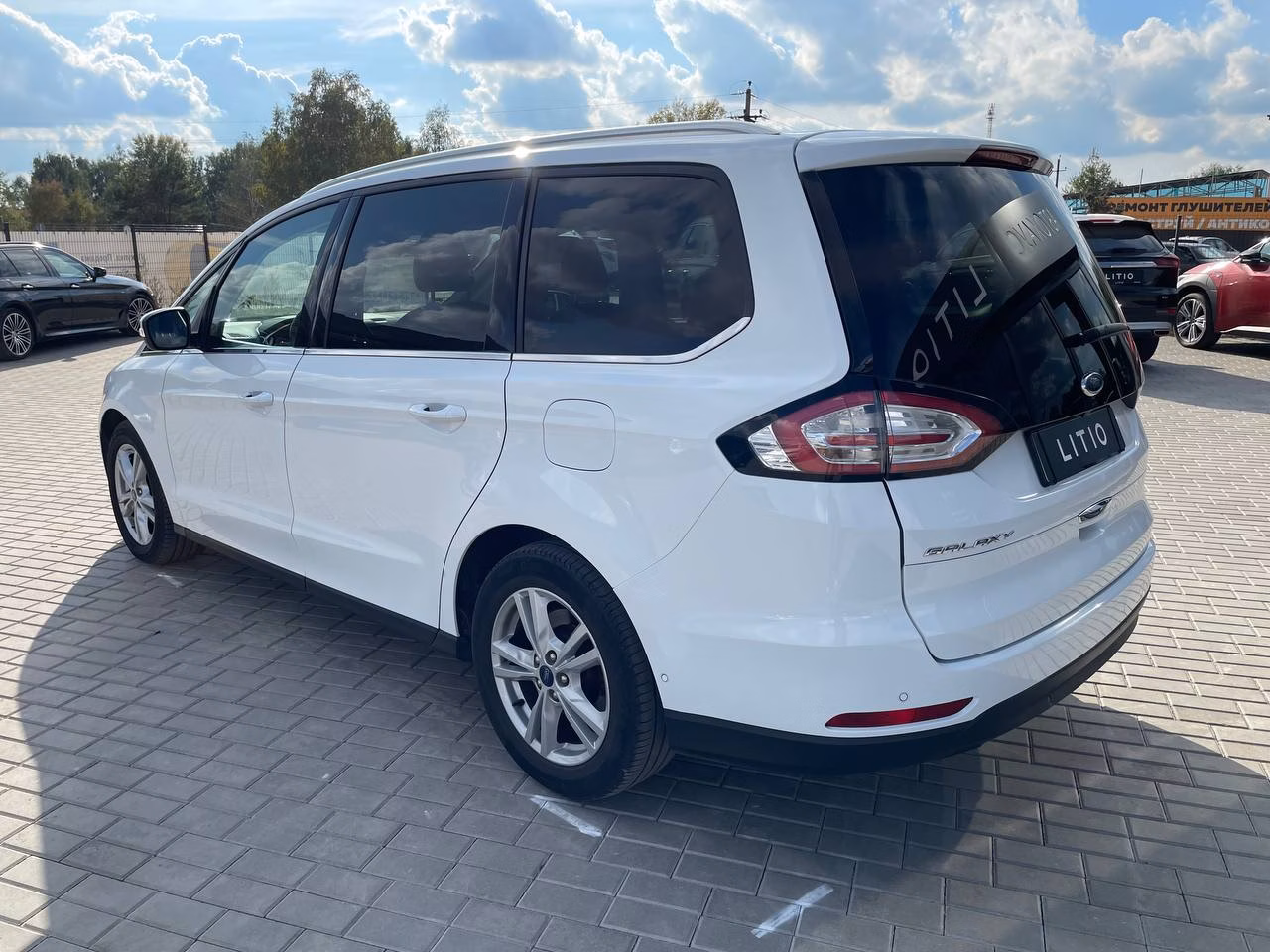 Ford Galaxy фото 5
