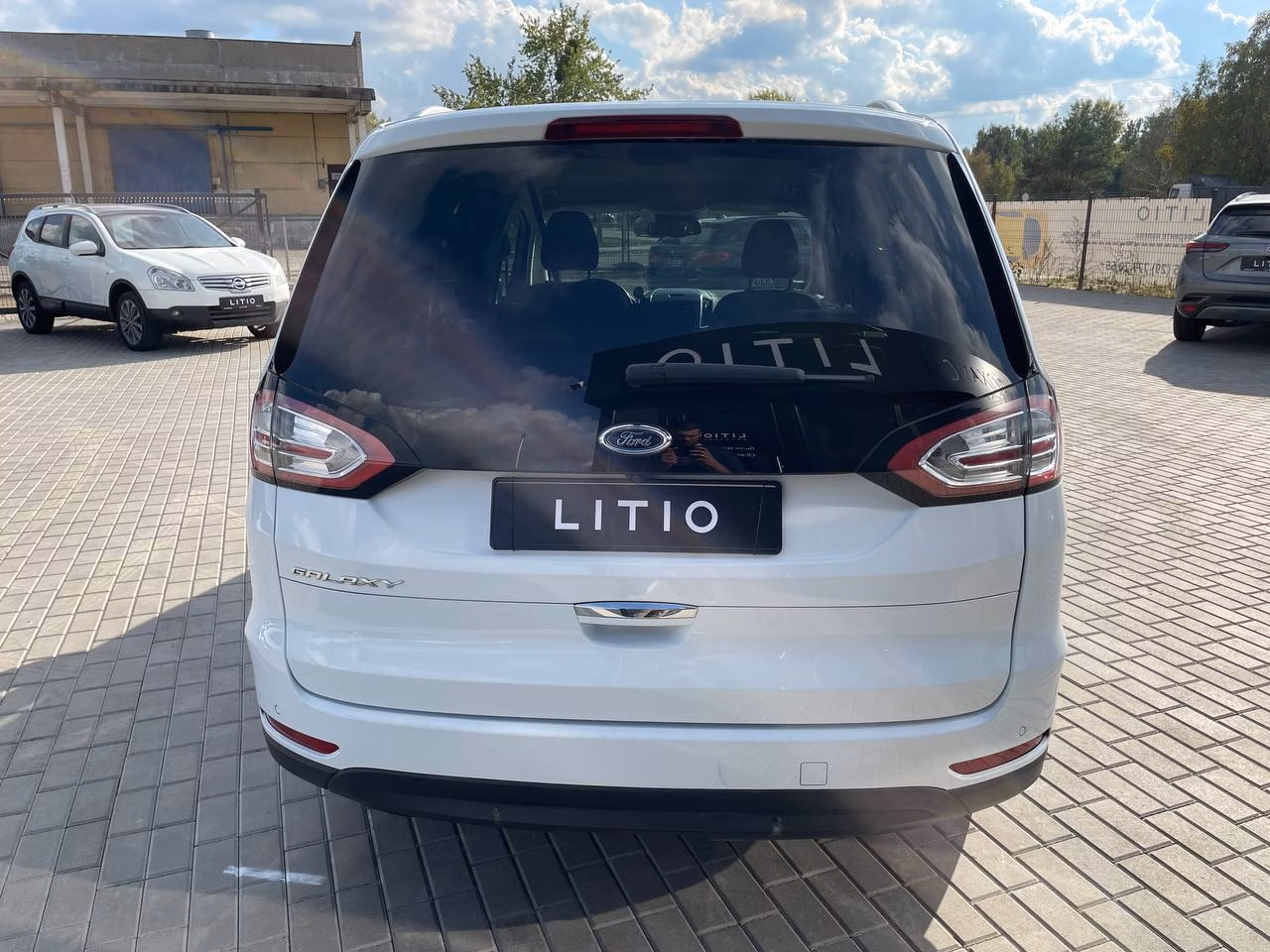Ford Galaxy фото 6