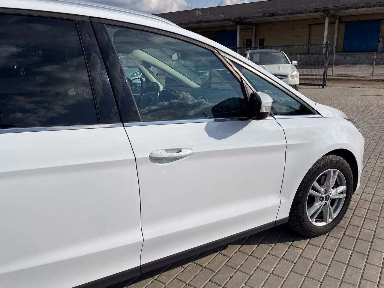 Ford Galaxy фото 10