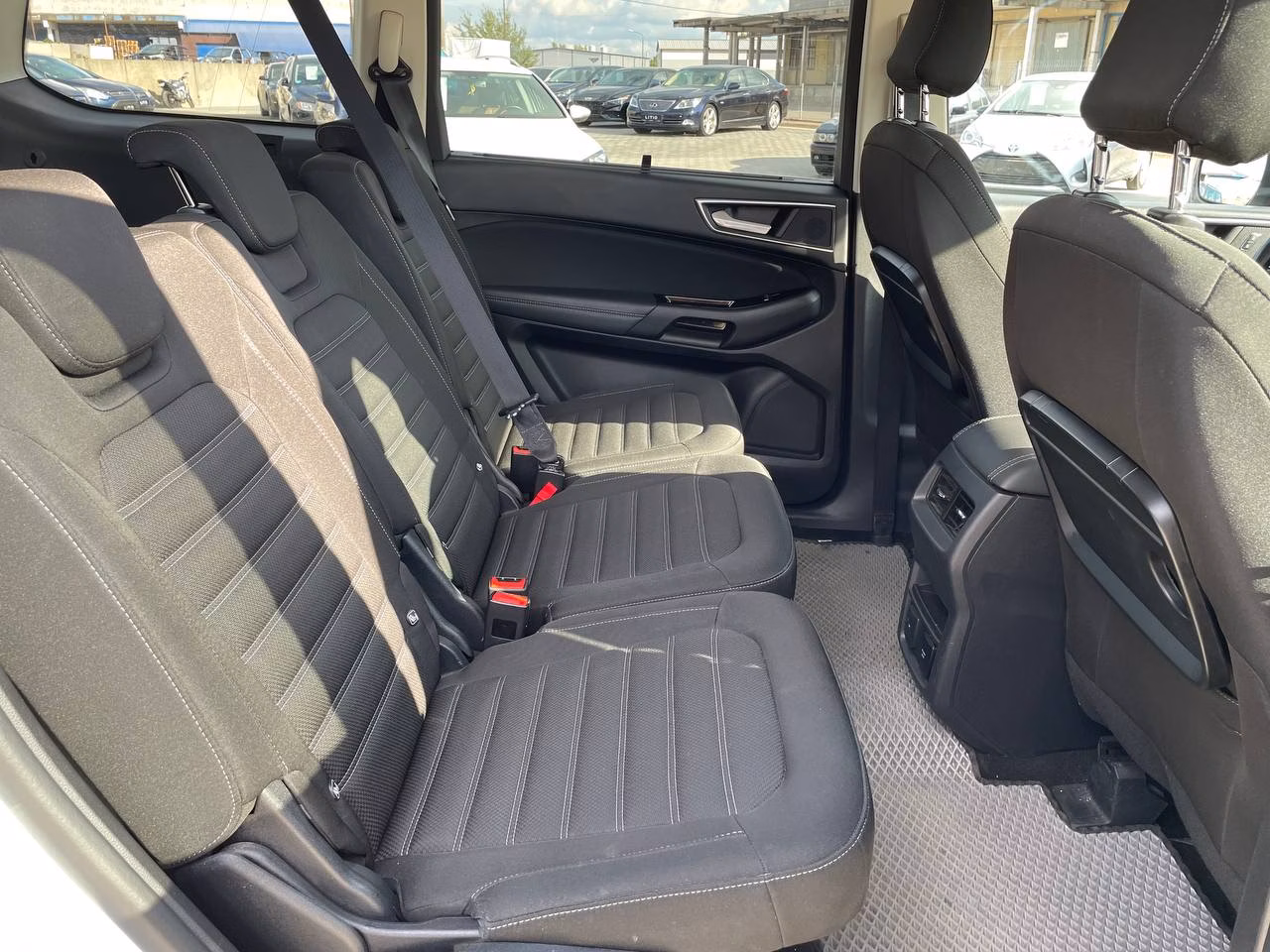 Ford Galaxy фото 18