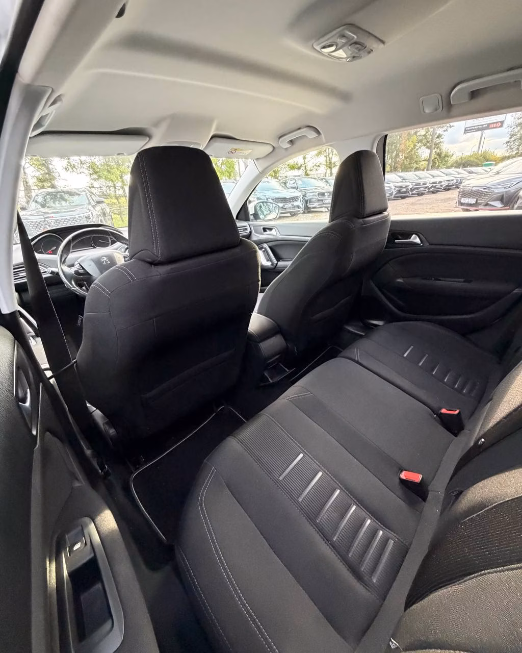 Peugeot 308 фото 11