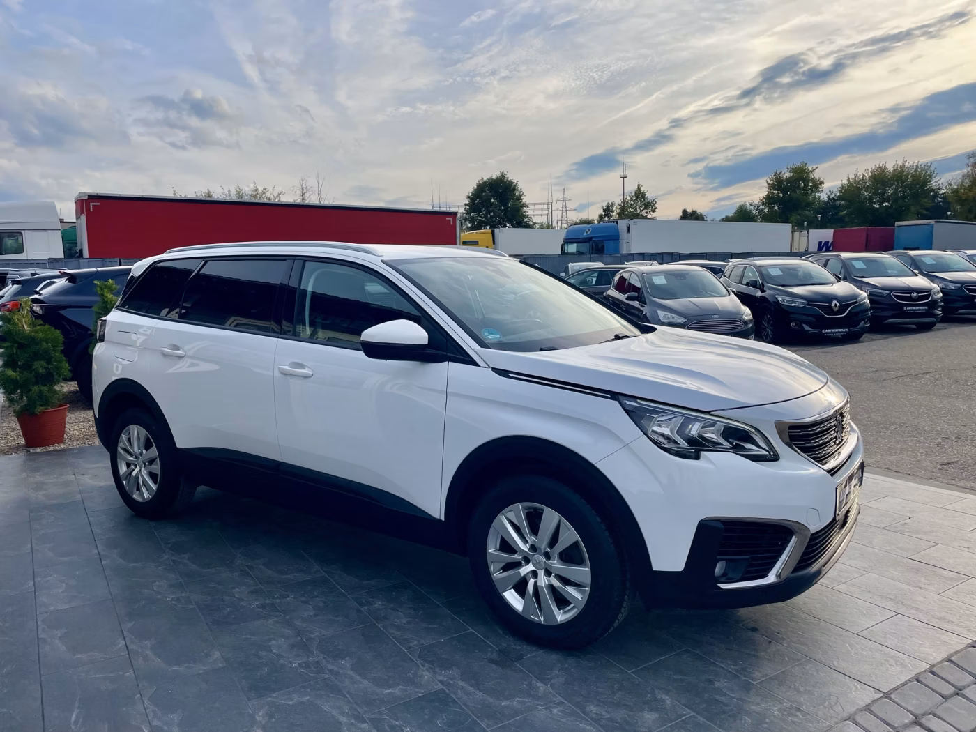 Peugeot 5008 фото 4