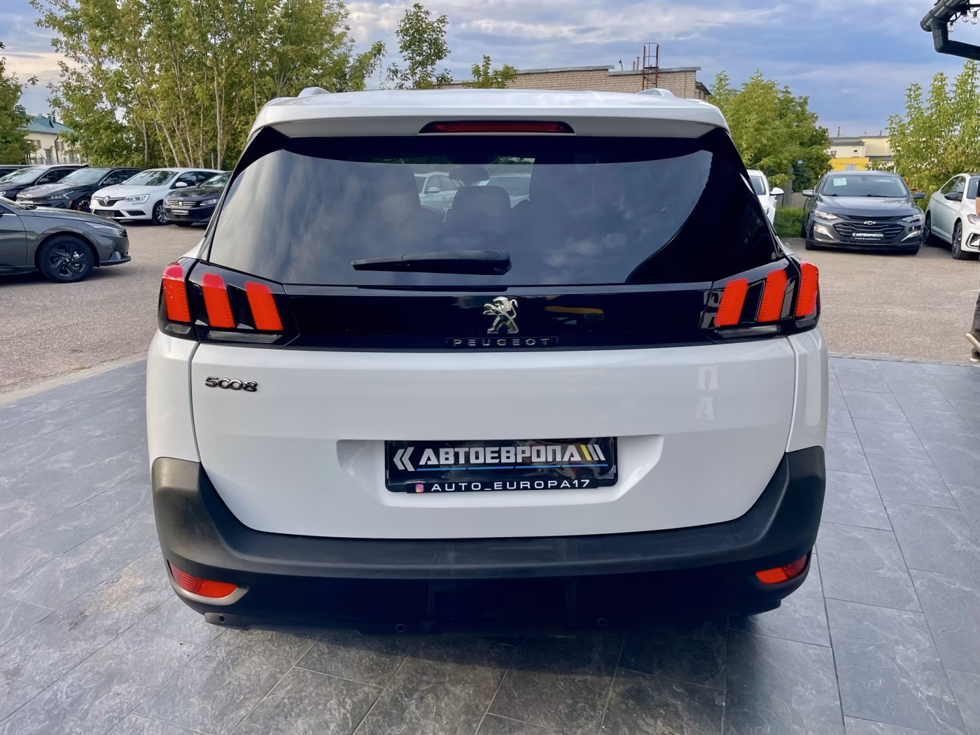 Peugeot 5008 фото 6