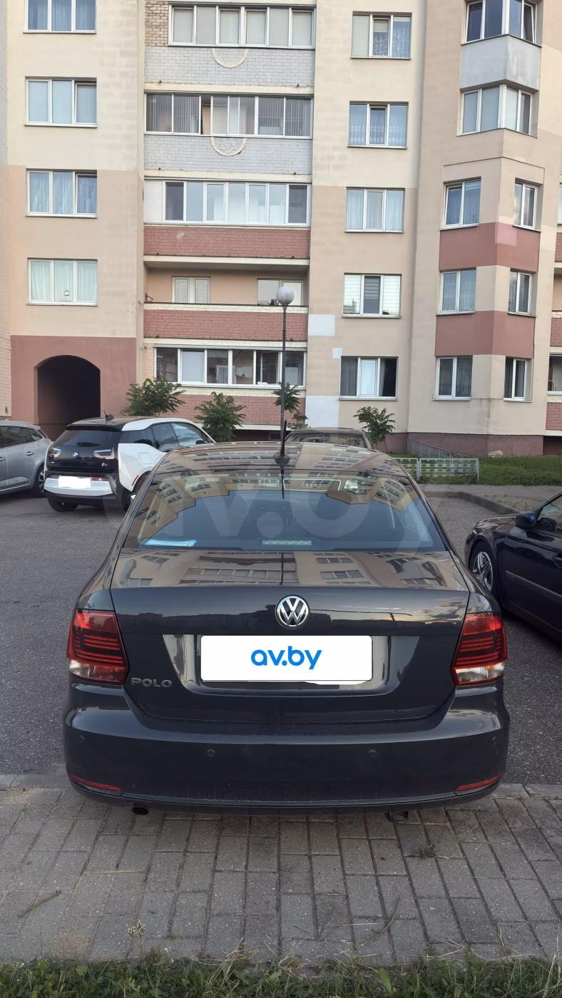 Volkswagen Polo Sedan фото 6