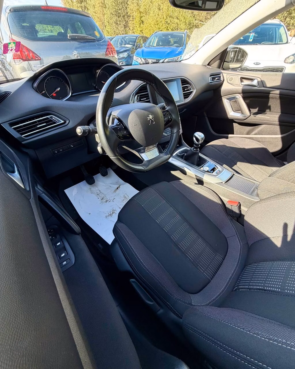 Peugeot 308 фото 11